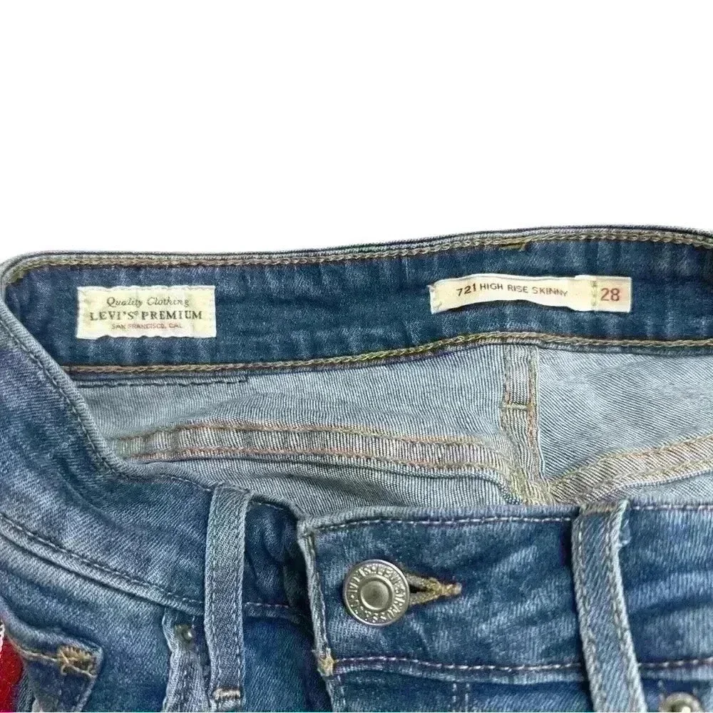{Levi's Premium} 